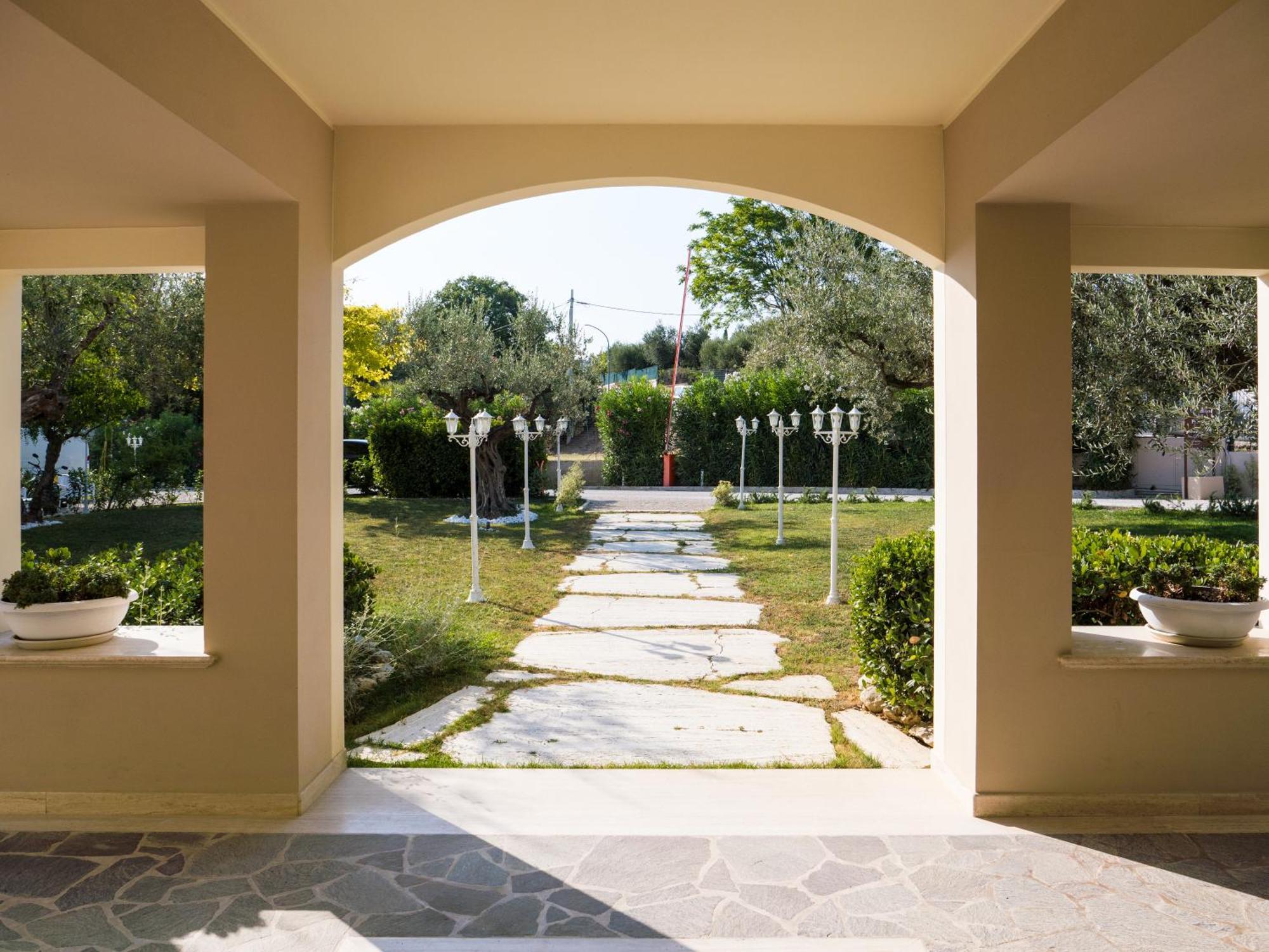 Готель Giardino Dei Principi D'Abruzzo Читта-Сант'Анджело Екстер'єр фото